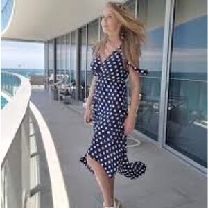 Grecerelle polka dot wrap dress nwt size large